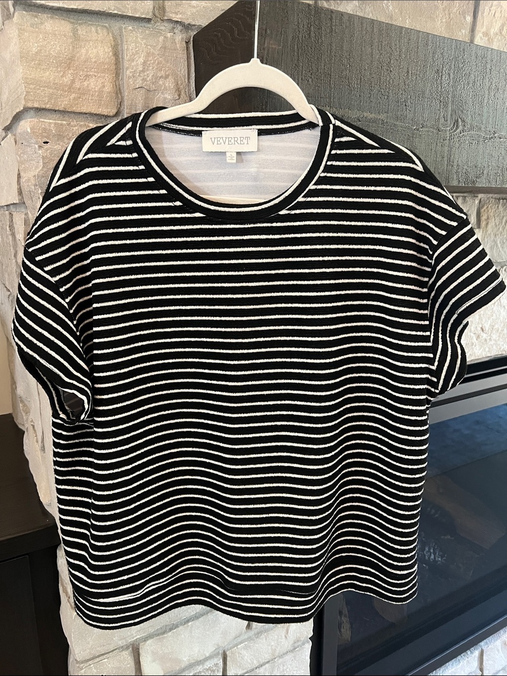 Veveret sz large Black & White Striped Tee